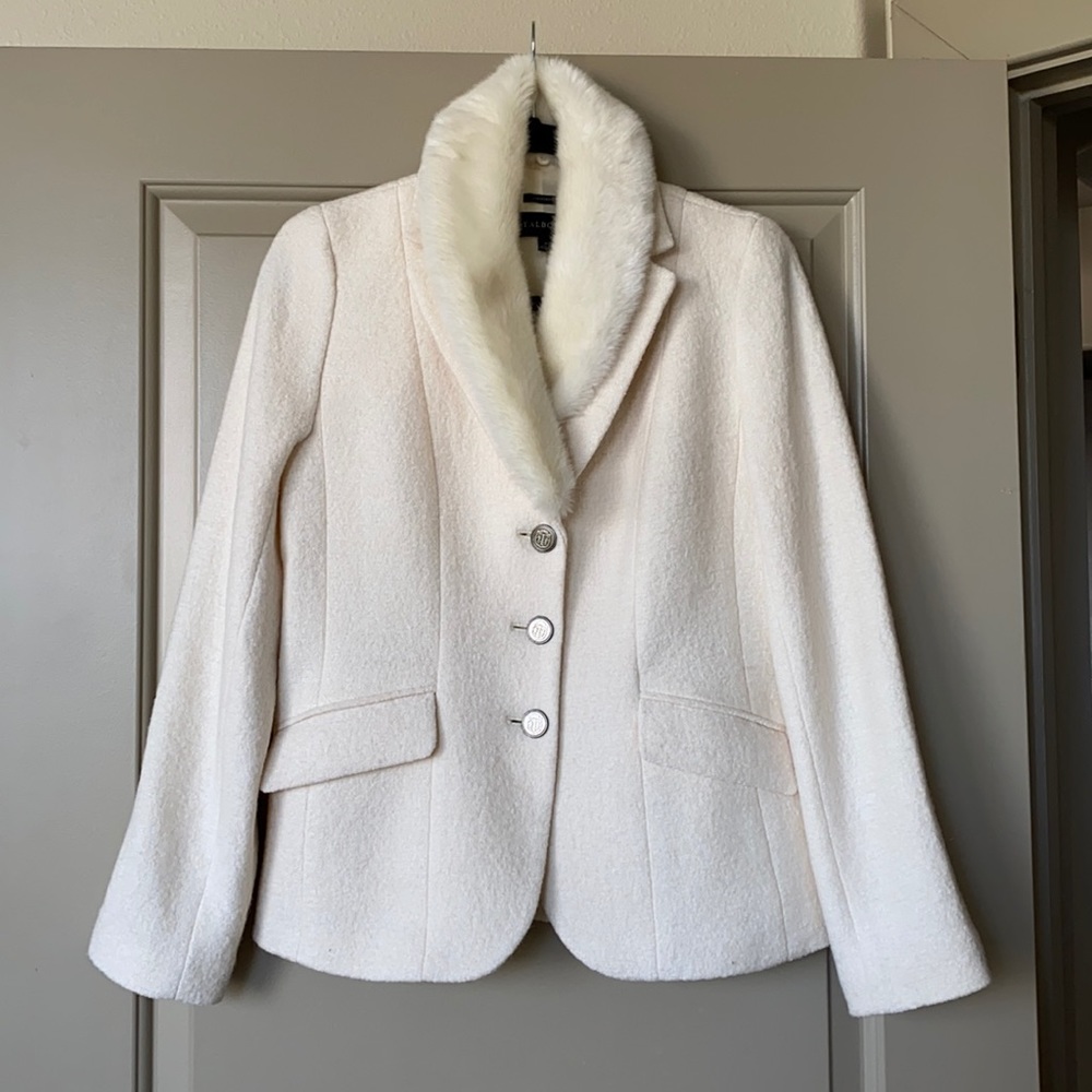 Faux fur collar blazer